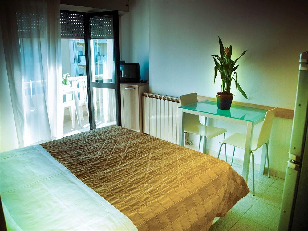 Residence Internazionale Ρίμινι Εξωτερικό φωτογραφία
