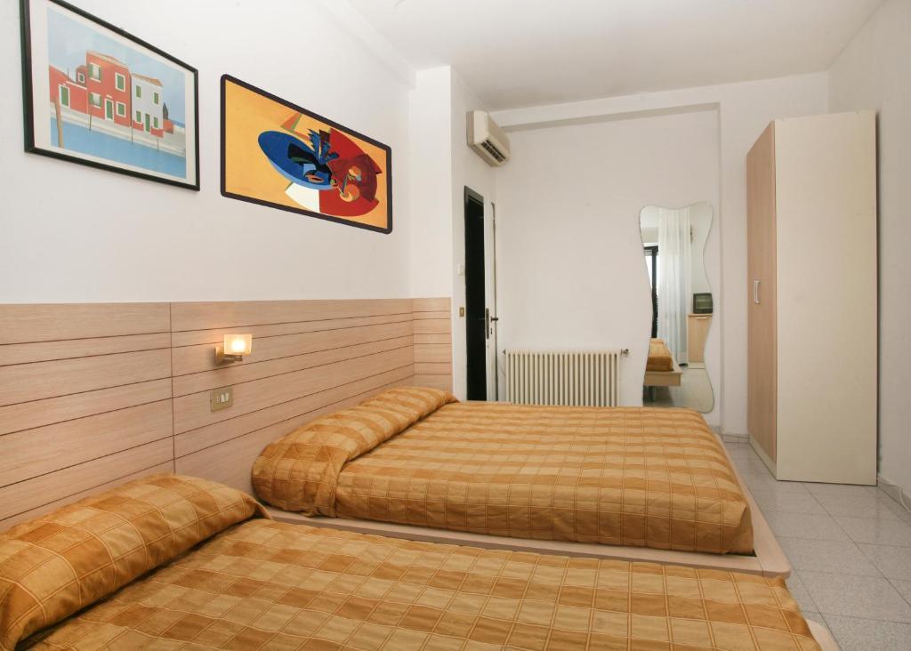 Residence Internazionale Ρίμινι Δωμάτιο φωτογραφία