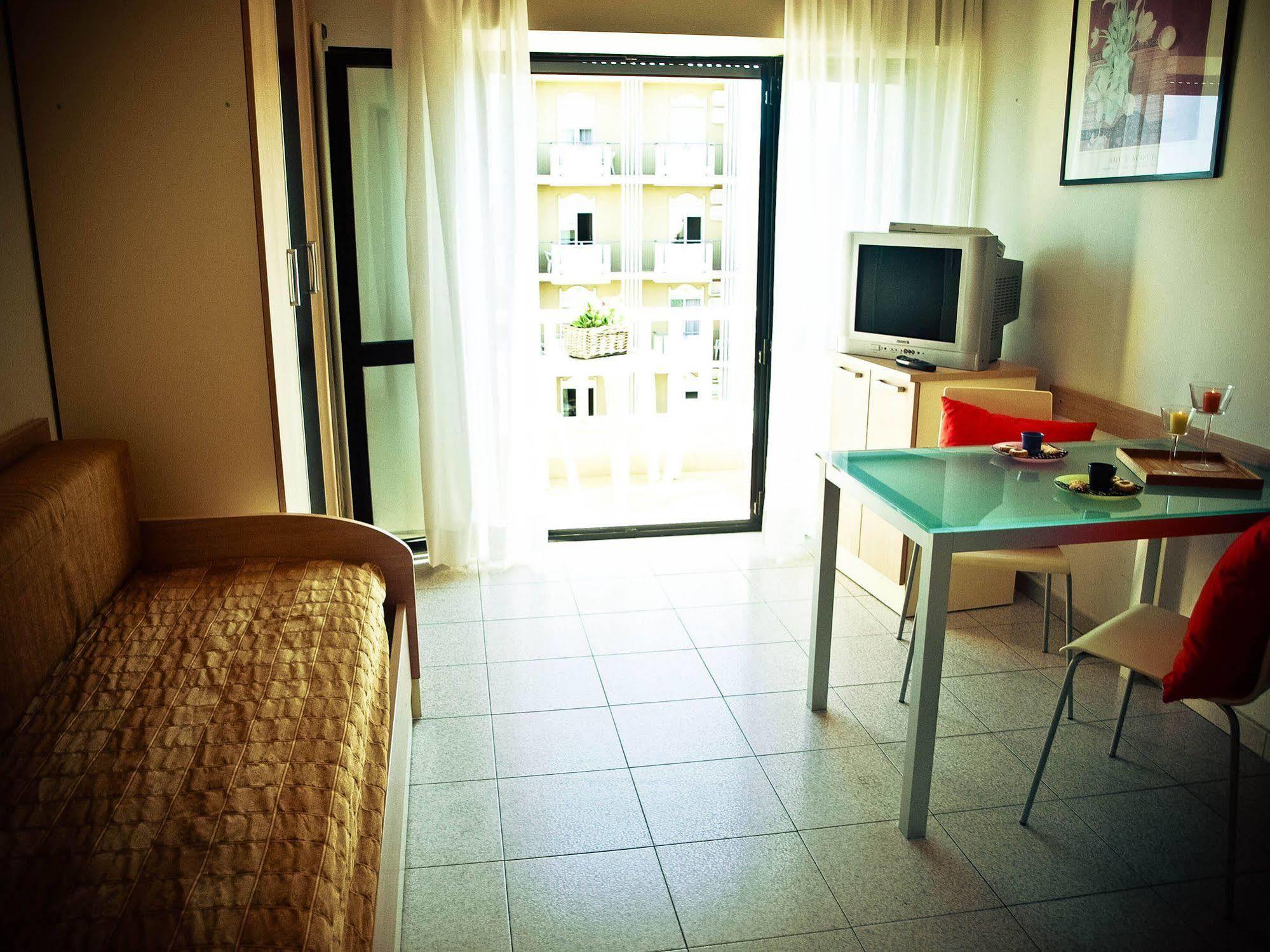 Residence Internazionale Ρίμινι Εξωτερικό φωτογραφία