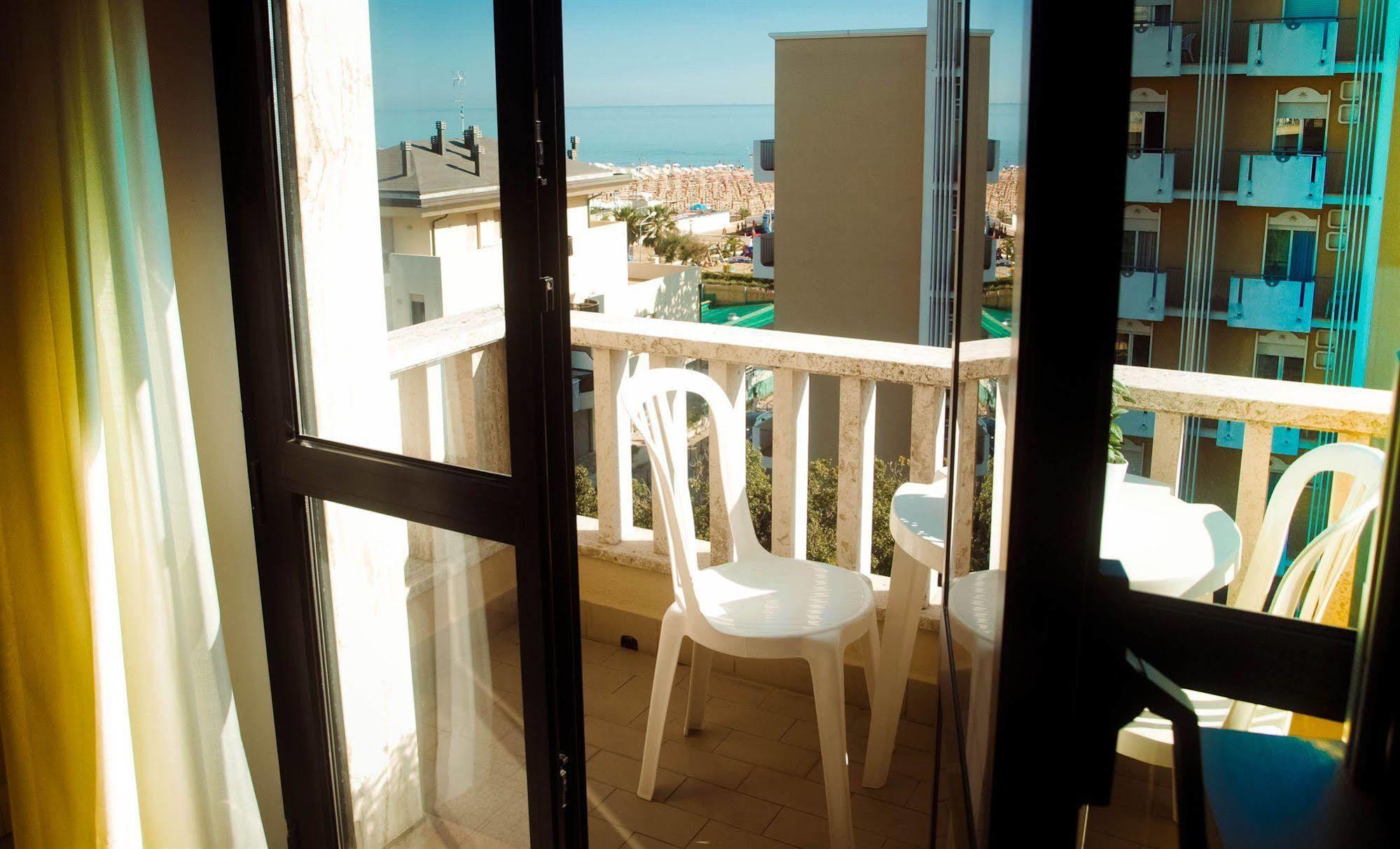 Residence Internazionale Ρίμινι Εξωτερικό φωτογραφία